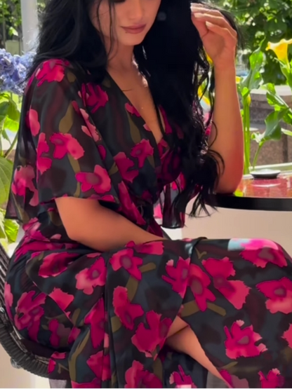 Floralgrace Retro Printed Maxi Dress - V-Neck & Trumpet Sleeve Fit
